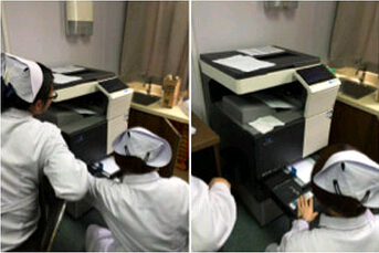 該院的醫護人員使用柯尼卡美能達彩色多功能復合機制作體檢報告 該院的醫護人員使用柯尼卡美能達彩色多功能復合機制作體檢報告