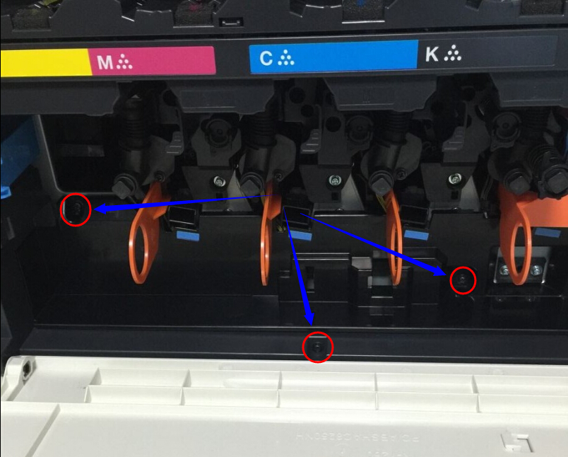 柯尼卡美能達(dá)復(fù)印機(jī)C227硒鼓更換步驟1 柯尼卡美能達(dá)復(fù)印機(jī)C227硒鼓更換步驟1